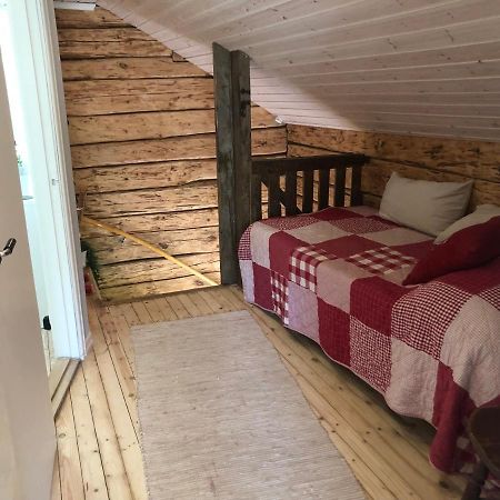 Mysig Lantlig Stuga, Nycklaroer Korsberga Luaran gambar