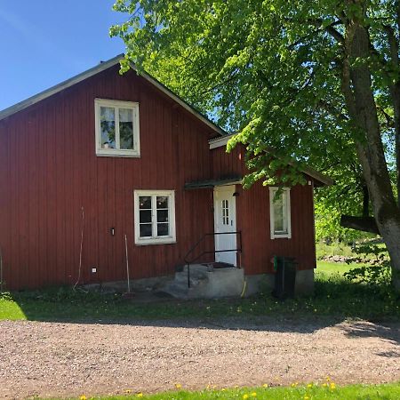 Mysig Lantlig Stuga, Nycklaroer Korsberga Luaran gambar